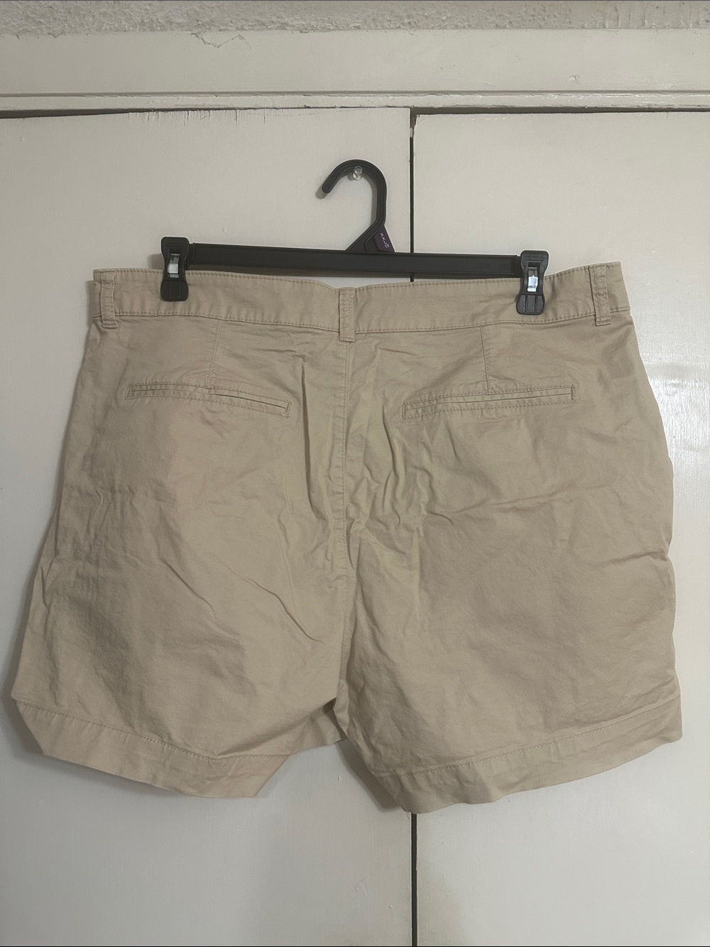 Old Navy Women's High-Waist Khaki Beige Shorts - Picture 3 of 3